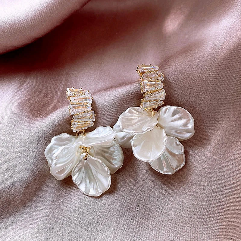 Elegant Shell Flower Tassel Earrings